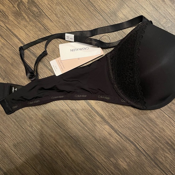 Brand new with tag Calvin Klein Bra - Picture 3 of 7